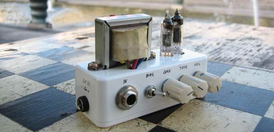 Image of a Superfly submini amplifier in a 1590A enclosure